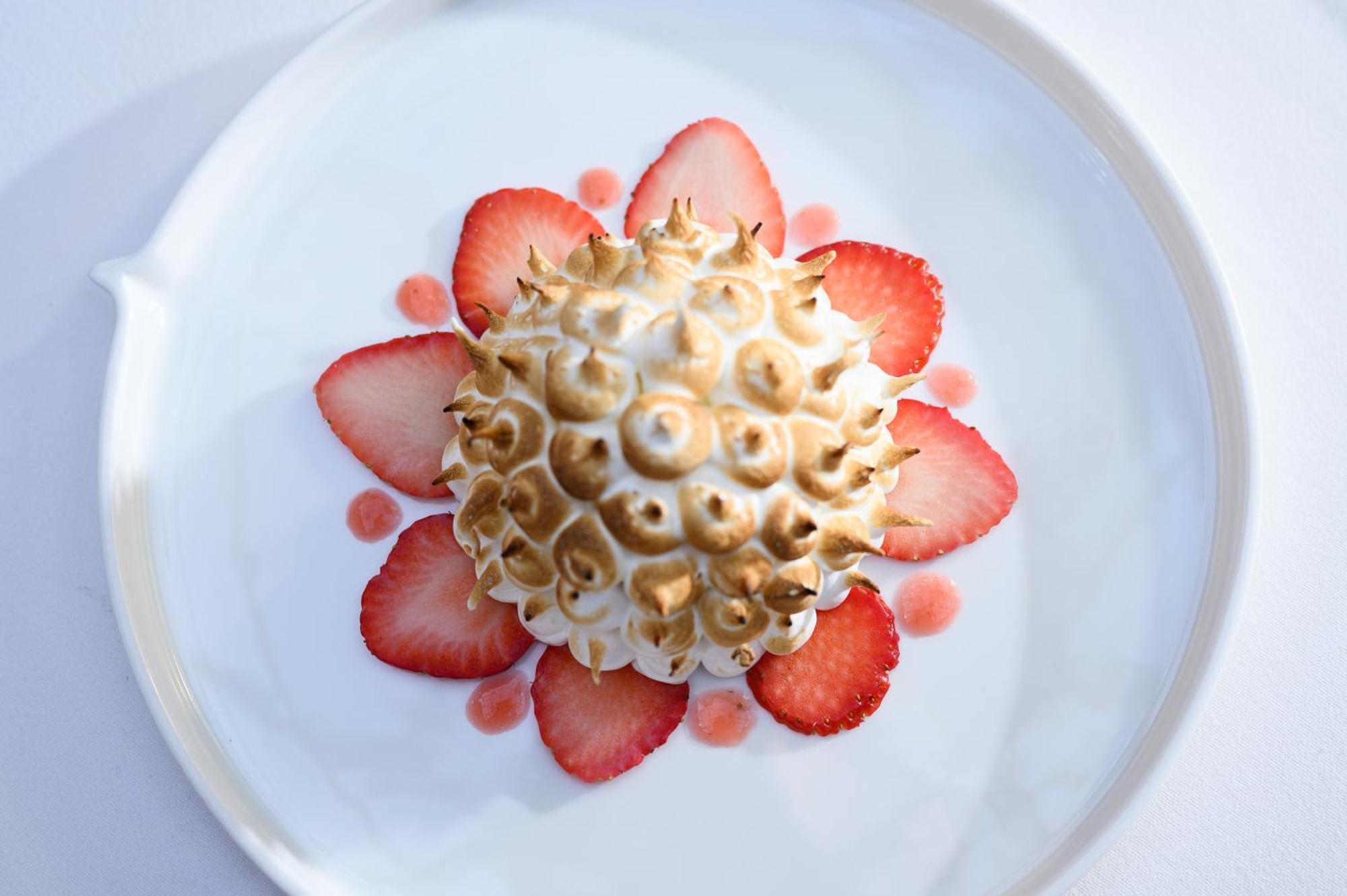 Stikliai Hotel - Relais & Chateaux Vilnius Ngoại thất bức ảnh Baked Alaska