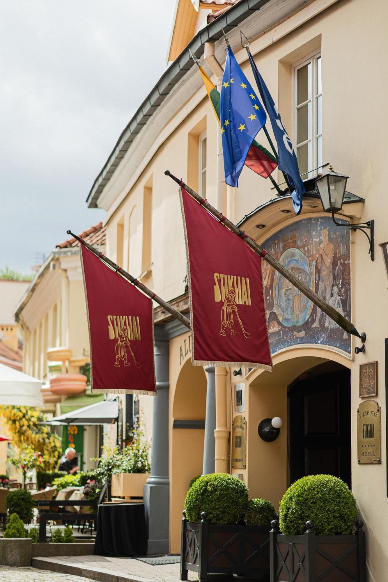 Stikliai Hotel - Relais & Chateaux Vilnius Ngoại thất bức ảnh The flag of the Order of St. Florian
