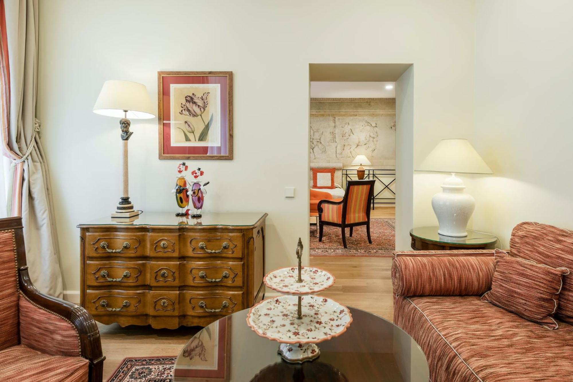 Stikliai Hotel - Relais & Chateaux Vilnius Ngoại thất bức ảnh A suite at the Hotel de la Ville