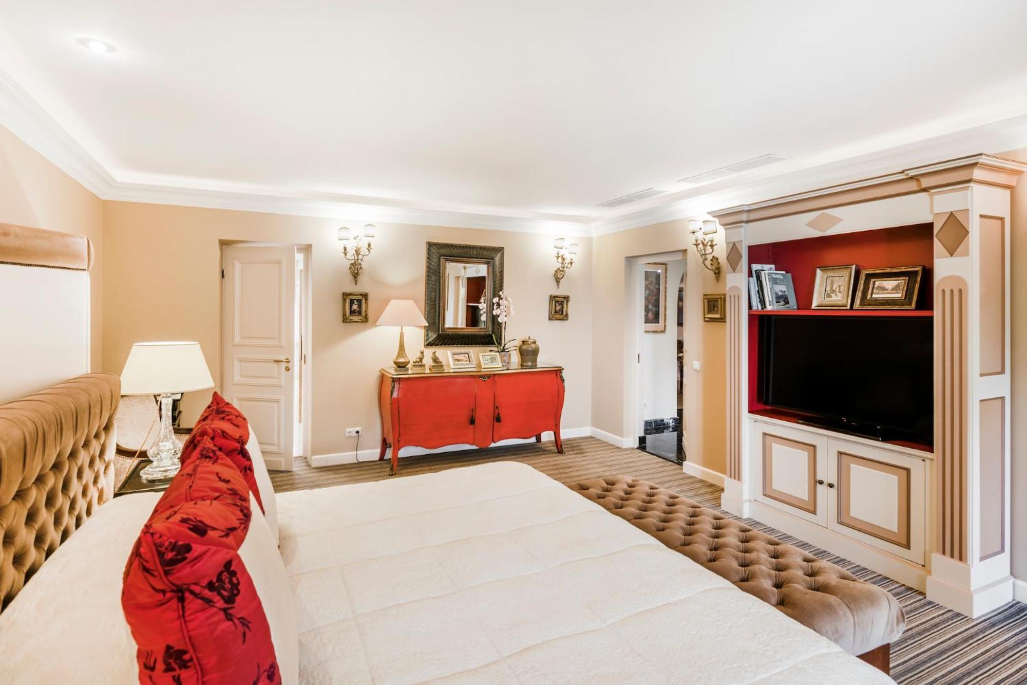 Stikliai Hotel - Relais & Chateaux Vilnius Phòng bức ảnh A bedroom at the hotel