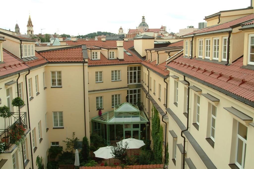 Stikliai Hotel - Relais & Chateaux Vilnius Ngoại thất bức ảnh The courtyard of the hotel