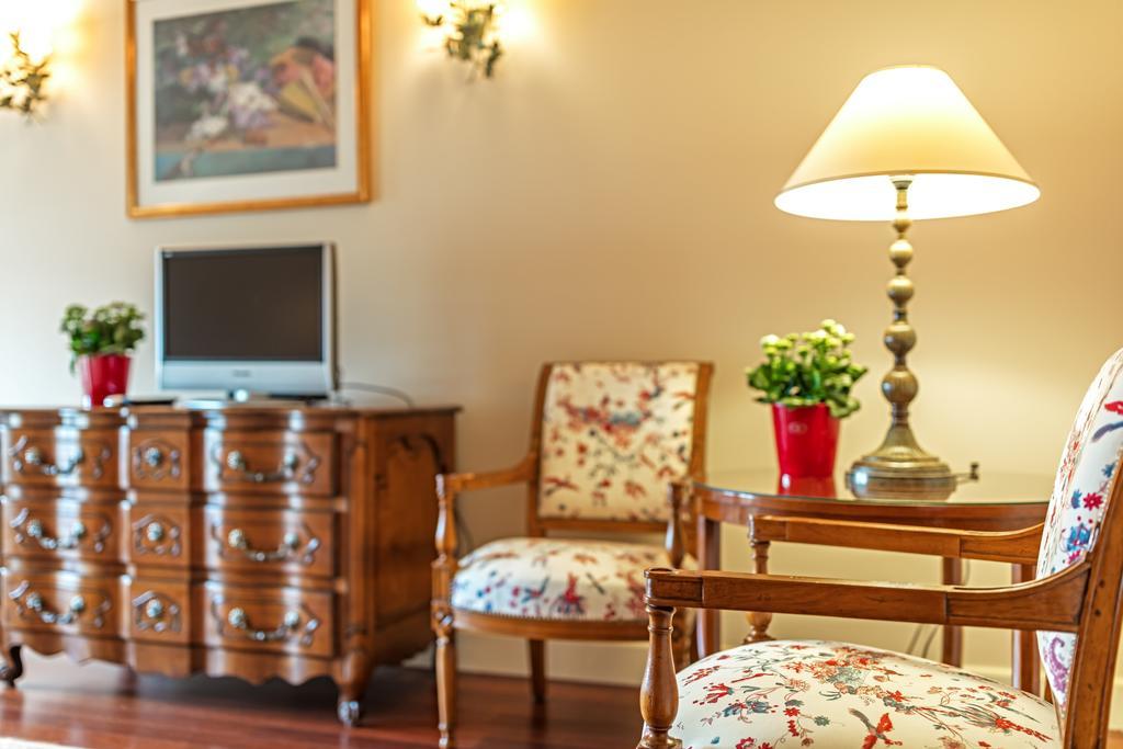 Stikliai Hotel - Relais & Chateaux Vilnius Ngoại thất bức ảnh A table lamp